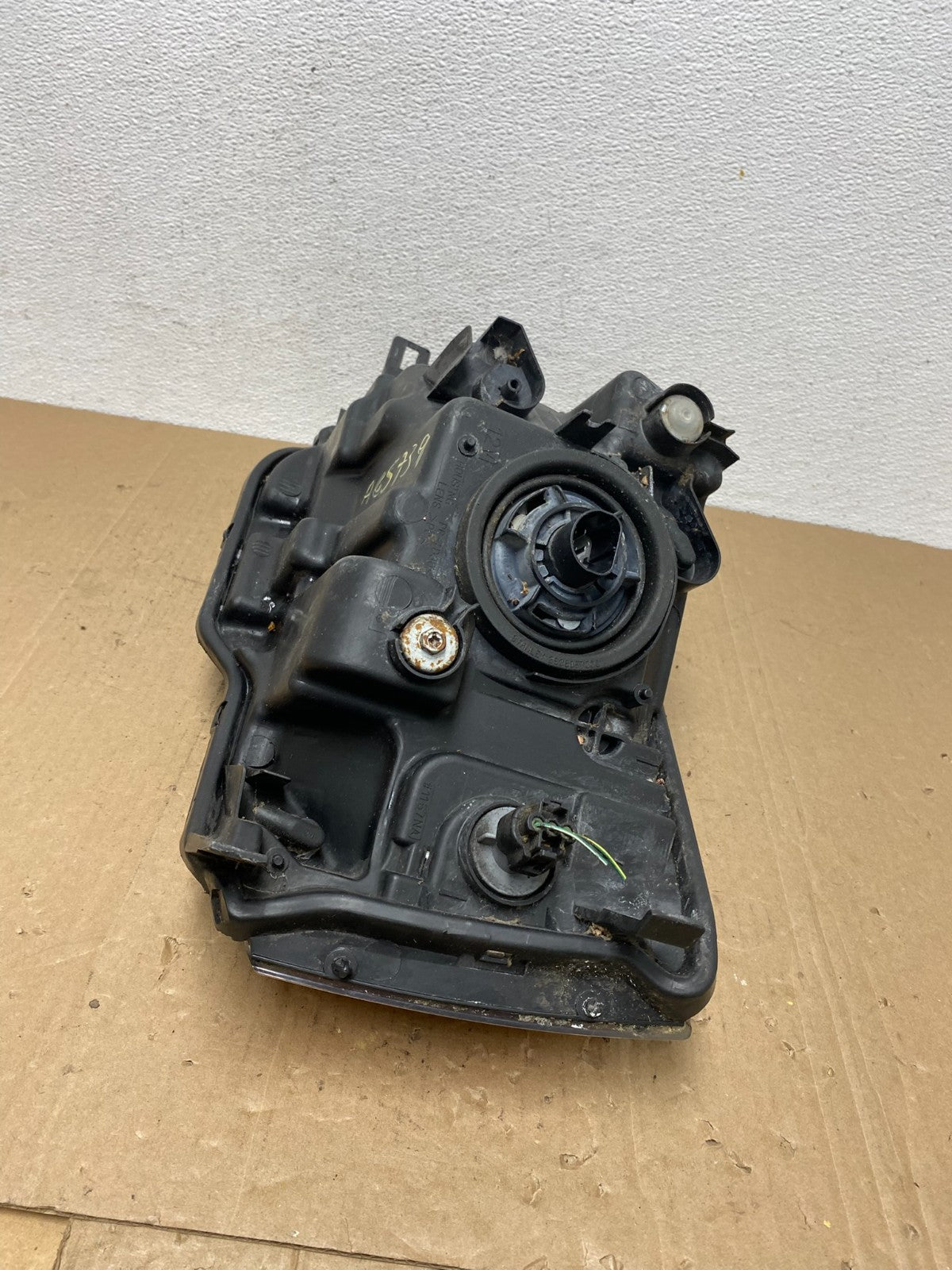 2004 - 2011 Mitsubishi Endeavor Headlight Right Passenger Rh Side AC5739 DW5