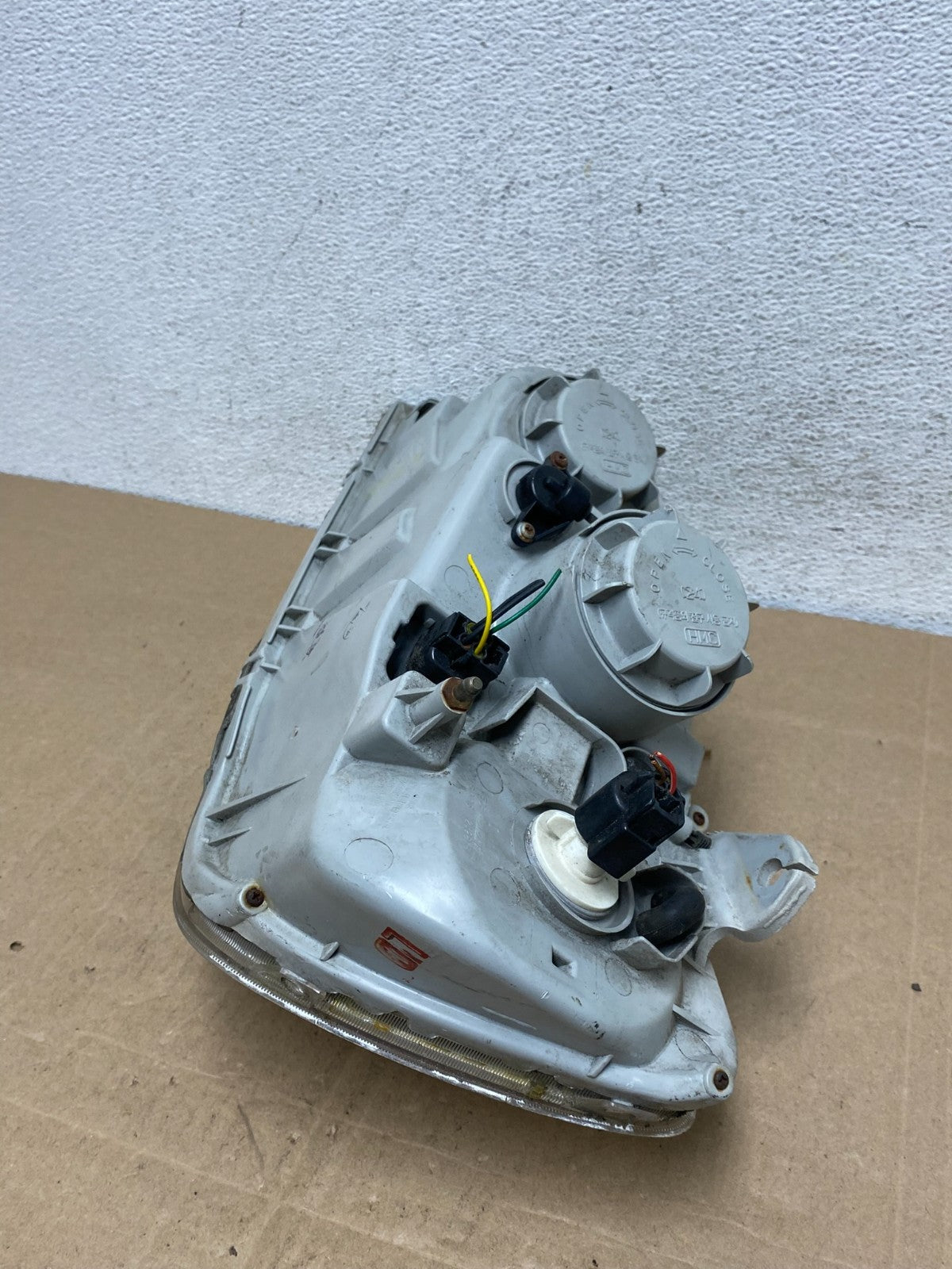 2004 2005 Hyundai XG350 XG Right Passenger RH Headlight Halogen AE5013 DW5