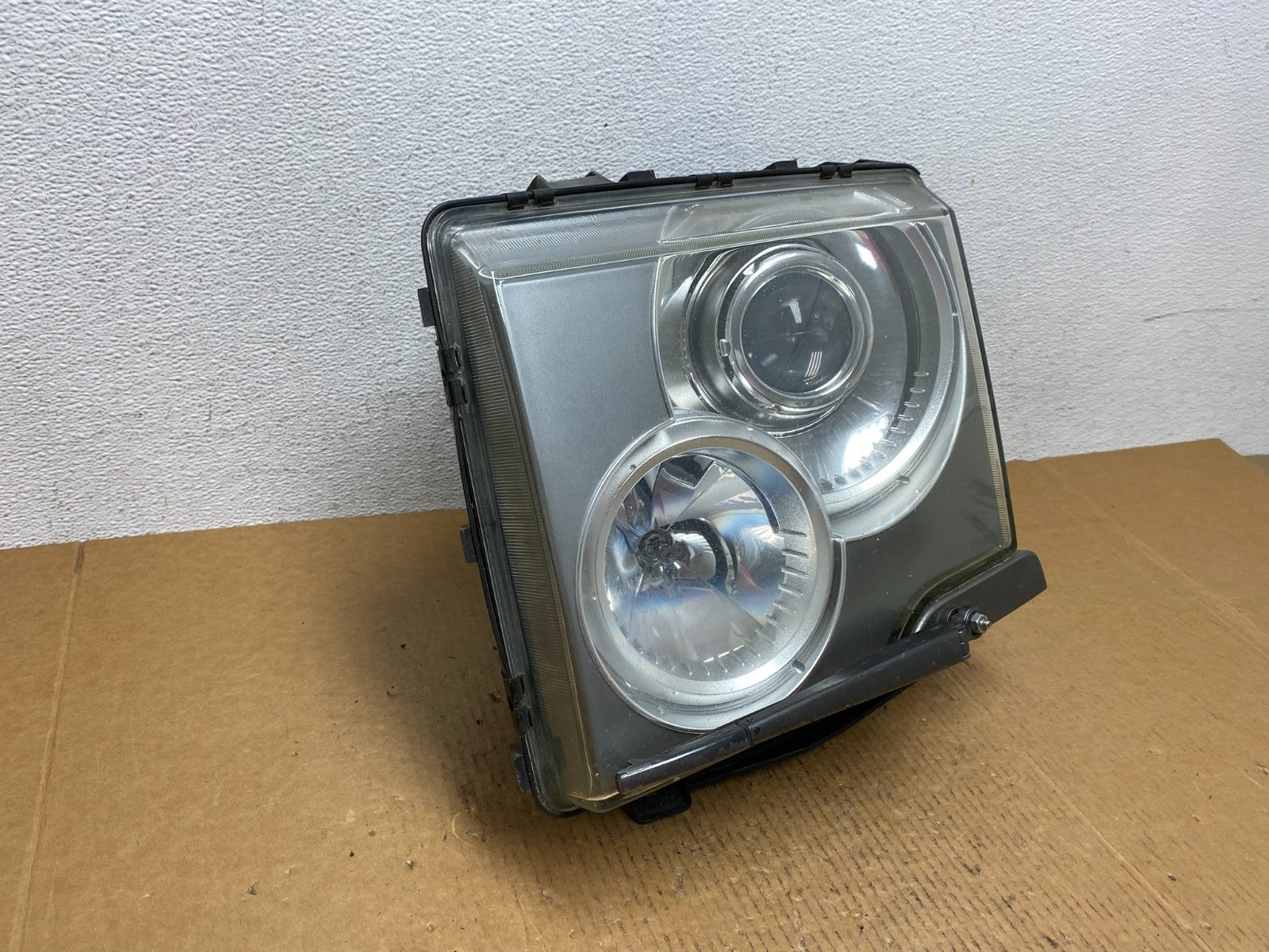 2003 to 2004 Land Rover Range Rover Left Driver Headlight Xenon HID AE0568 DW2