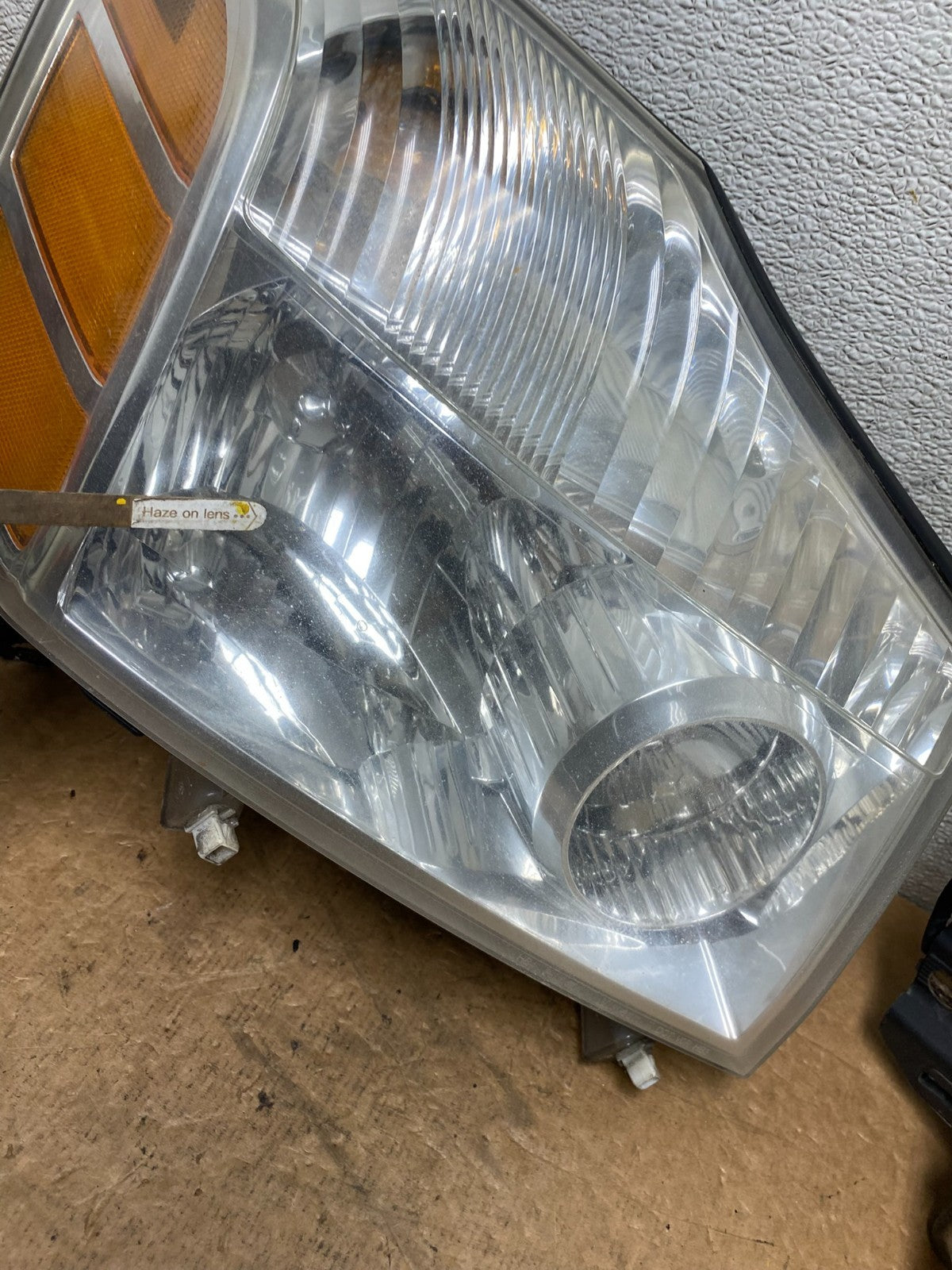 2004 to 2007 Nissan Armada Left+Right Side Set Headlights Oem S6968 DW6