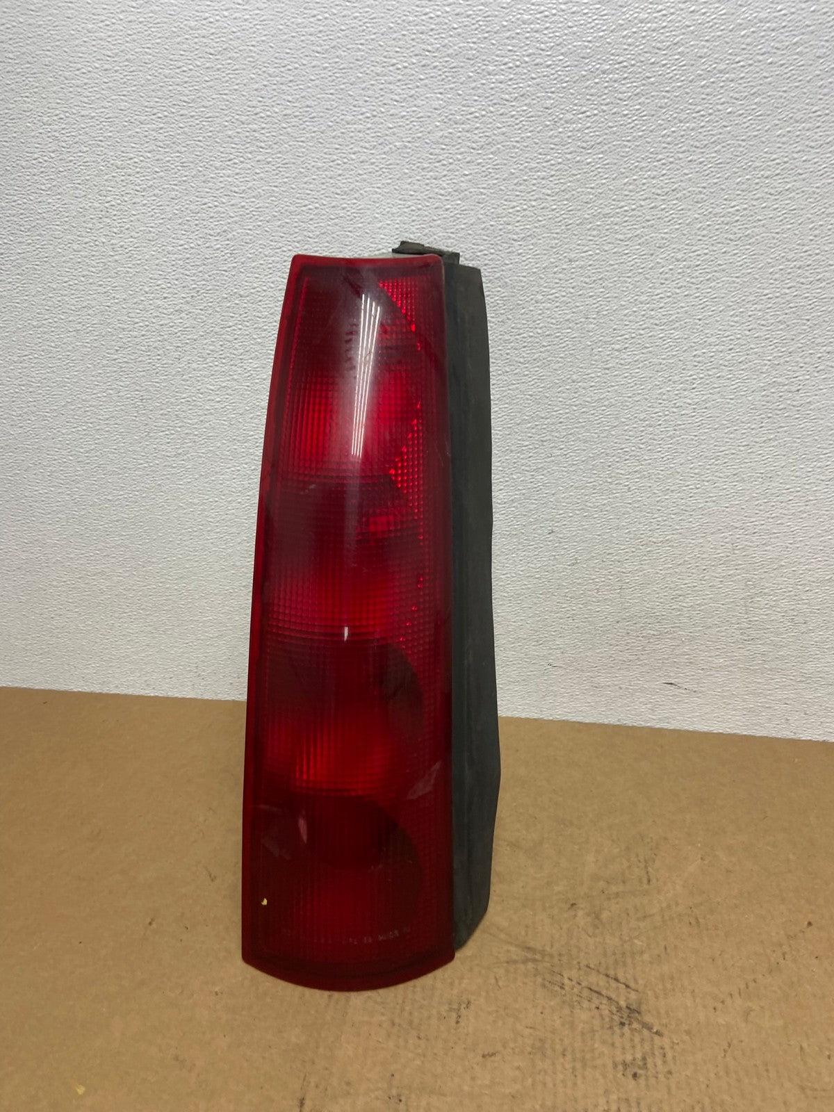 1990-1996 Chevrolet Lumina VAN Right Passenger RH Side Tail Light Oem AC2942 LK0