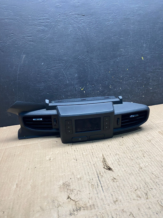 2020 to 2023 Ford  Explorer Console Radio Display Screen Air Vents Oem p3516 DG0