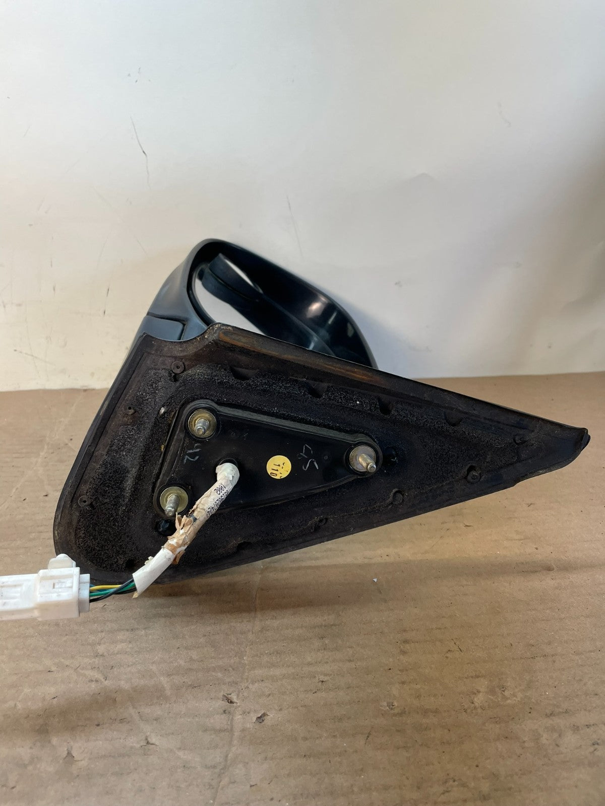 2001 to 2006 Toyota Sequoia Left Driver View Door Mirror AG9891 DW4