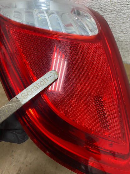 2010 to 2012 Hyundai Santa Fe Right Passenger RH Tail Light OEM S7639 DW5