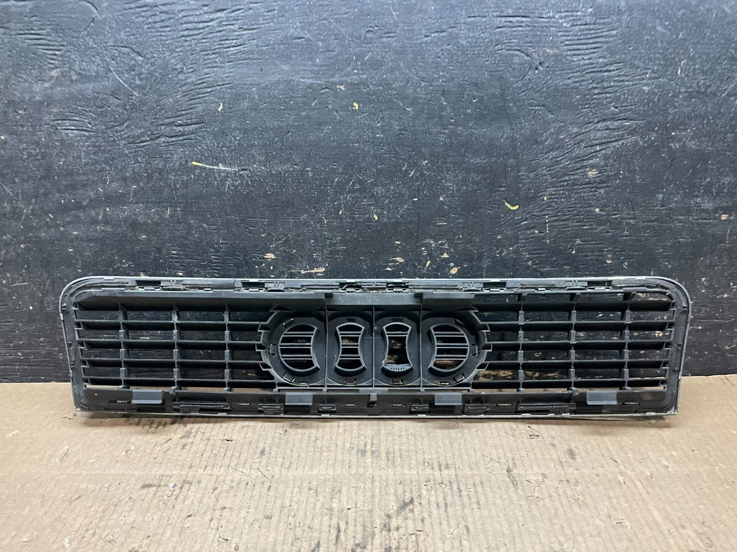 2002 to 2005 Audi A4 Upper Front Grill Grille OEM  Y1278 DG4