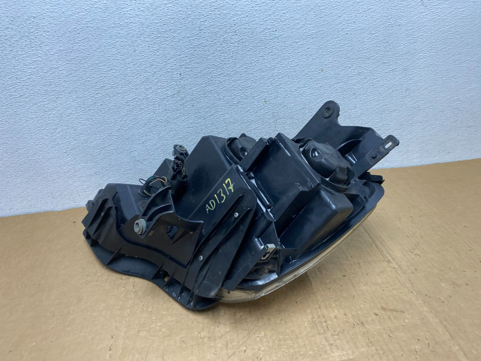 2007-2012 Gmc Acadia Halogen Headlight Right Passenger Side AD1317 DW8