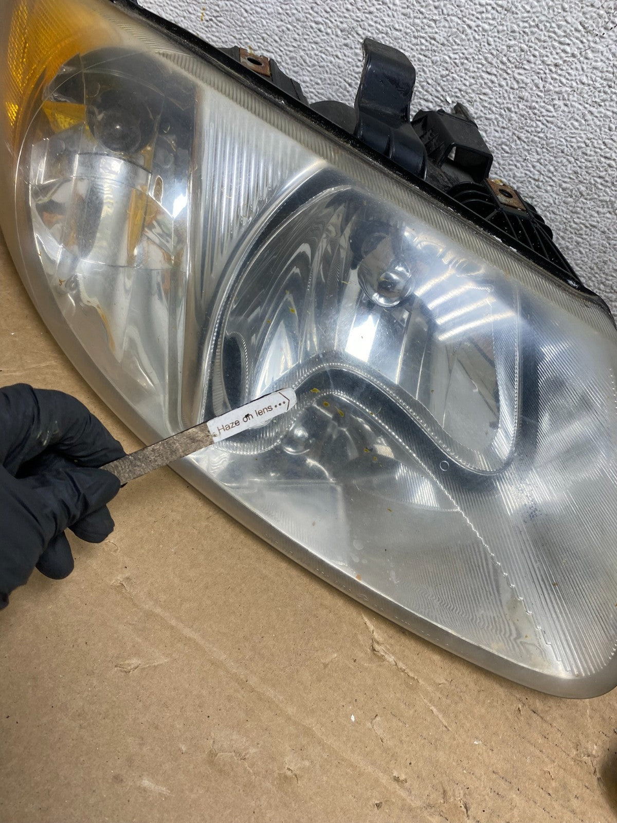 2001 to 2007 Dodge Caravan Left+Right Set Side Halogen Headlights AH8389 DG3