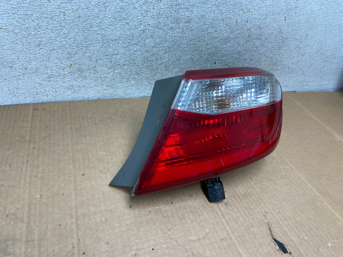 2015 2016 2017 Toyota Camry Right Passenger RH Side Tail Light AI8414 LK2