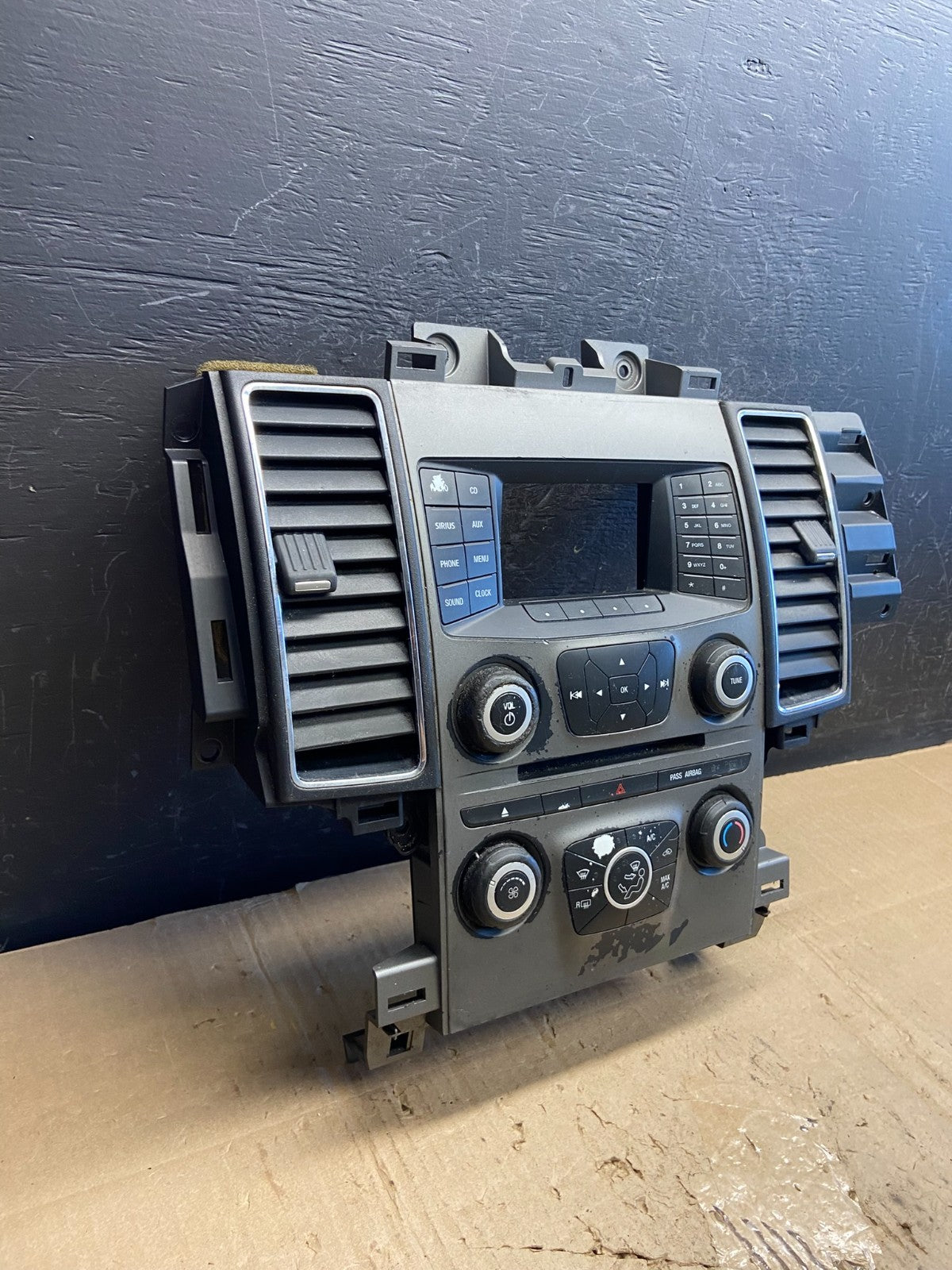 2010-2012 Ford Taurus Front Center Console Climate Radio Control Panel AE1970 DG3