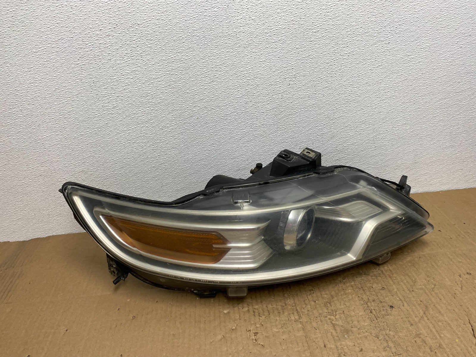 2010 2011 2012 Ford Taurus Right Passenger RH Xenon Headlight OEM AB8455 DW0