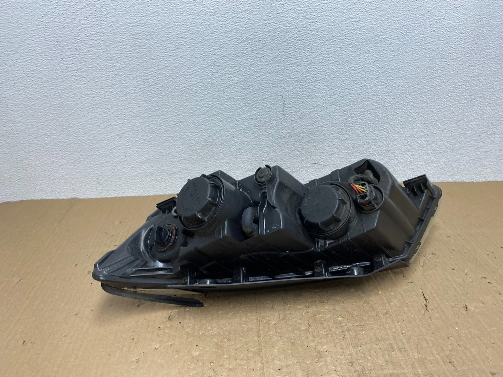 2009 to 2010 Hyundai Sonata Right Passenger RH Side Headlight Halogen AC0356 DW4