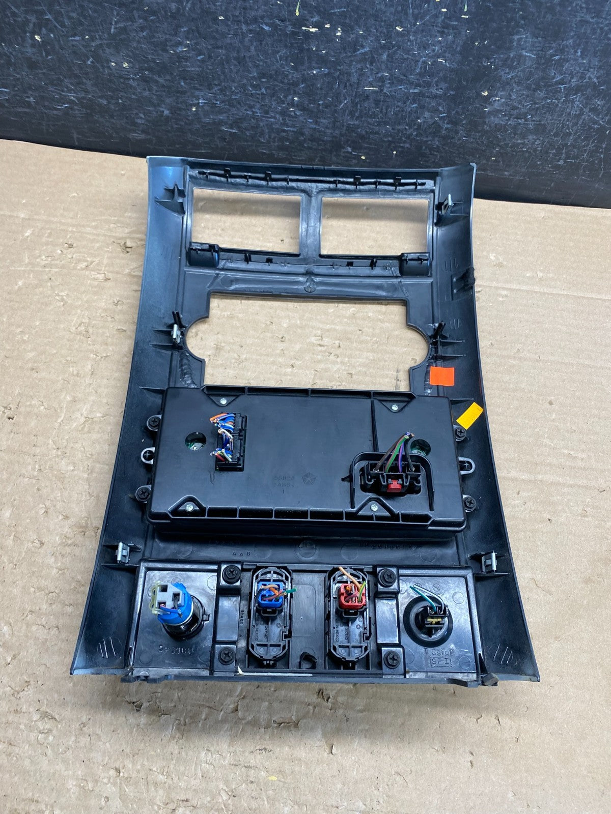 2005-2009 Dodge Durango Heat AC Climate Temp Control Radio Bezel AG8472 DG4