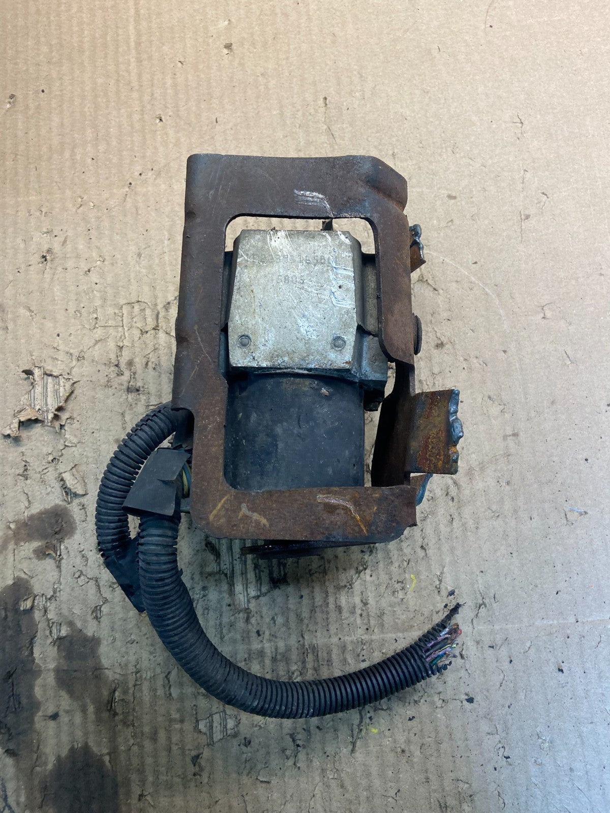 2004-2006 Chevrolet Express ABS Pump Control OEM 13567115 Module Z9008 DG5