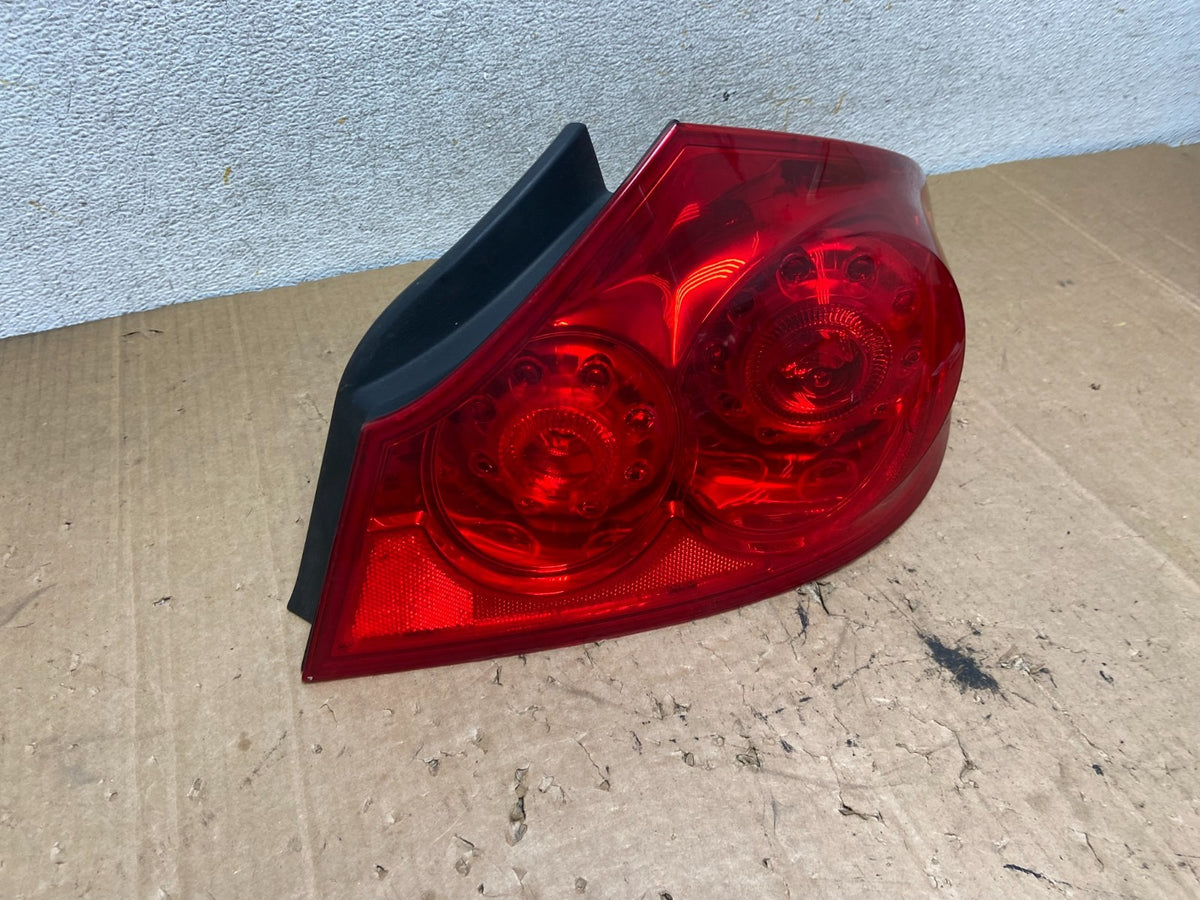 2007 to 2013 Infiniti G35 G37 Sedan Right Passenger Rh Tail Light AI9307 LK2