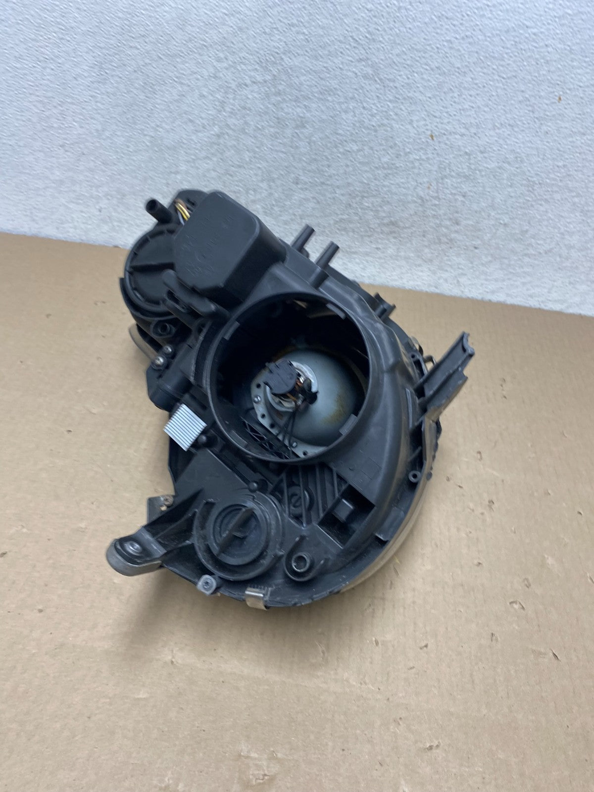 2007 2008 2009 Mercedes E Class Left Driver LH Halogen Headlight AG5875 DW10