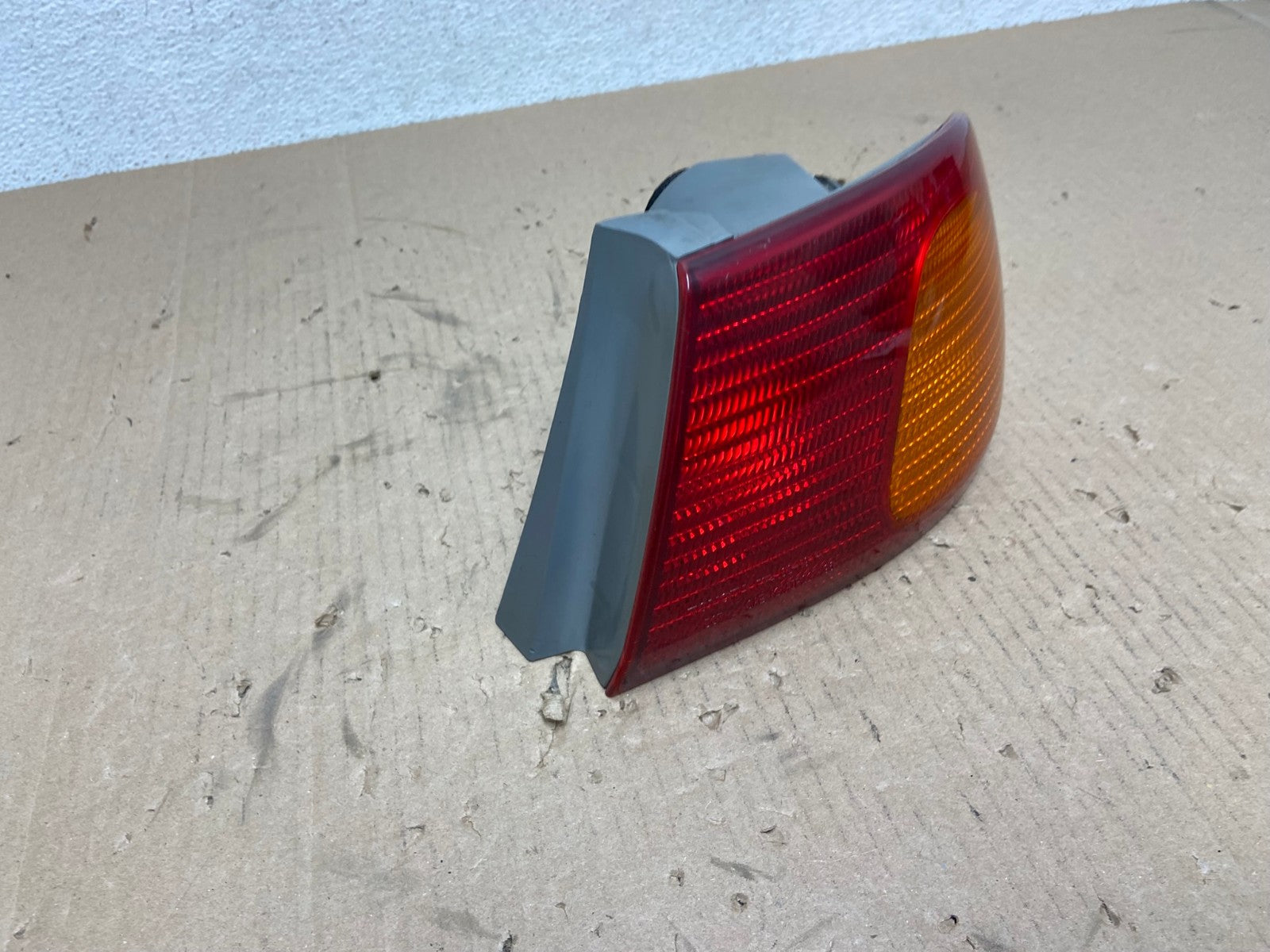 1998 1999 2000 Toyota Corolla Right Passenger Side Tail light AE8773 LK2