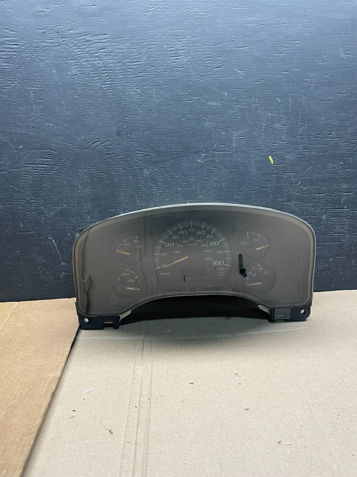 2004 to 2007 Chevrolet Express Speedometer Cluster Gauge i5591 OEM DG0