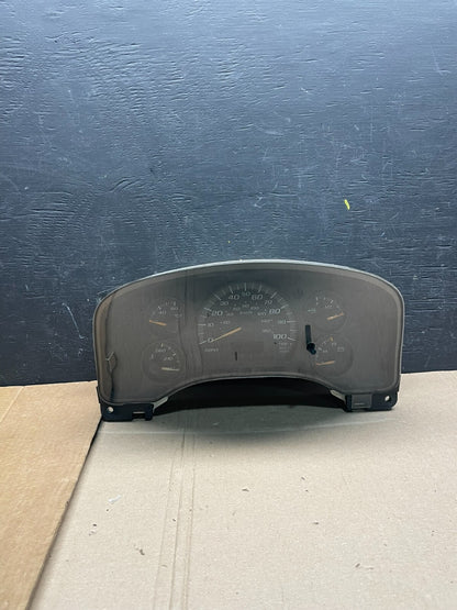 2004 to 2007 Chevrolet Express Speedometer Cluster Gauge i5591 OEM DG0