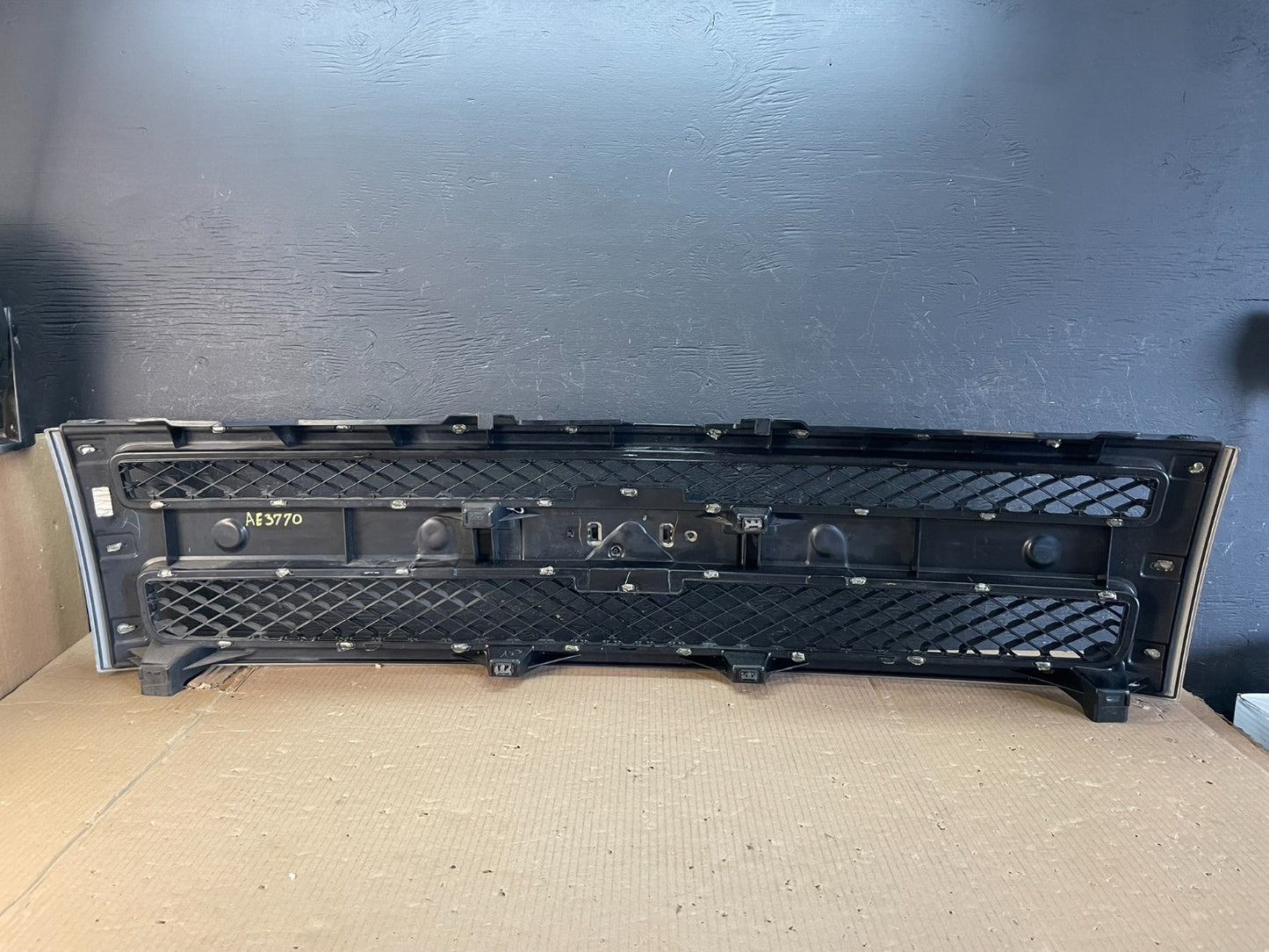 2007 to 2013 Chevrolet Silverado 1500 Front Chrome Grille Grill AE3770 DG3