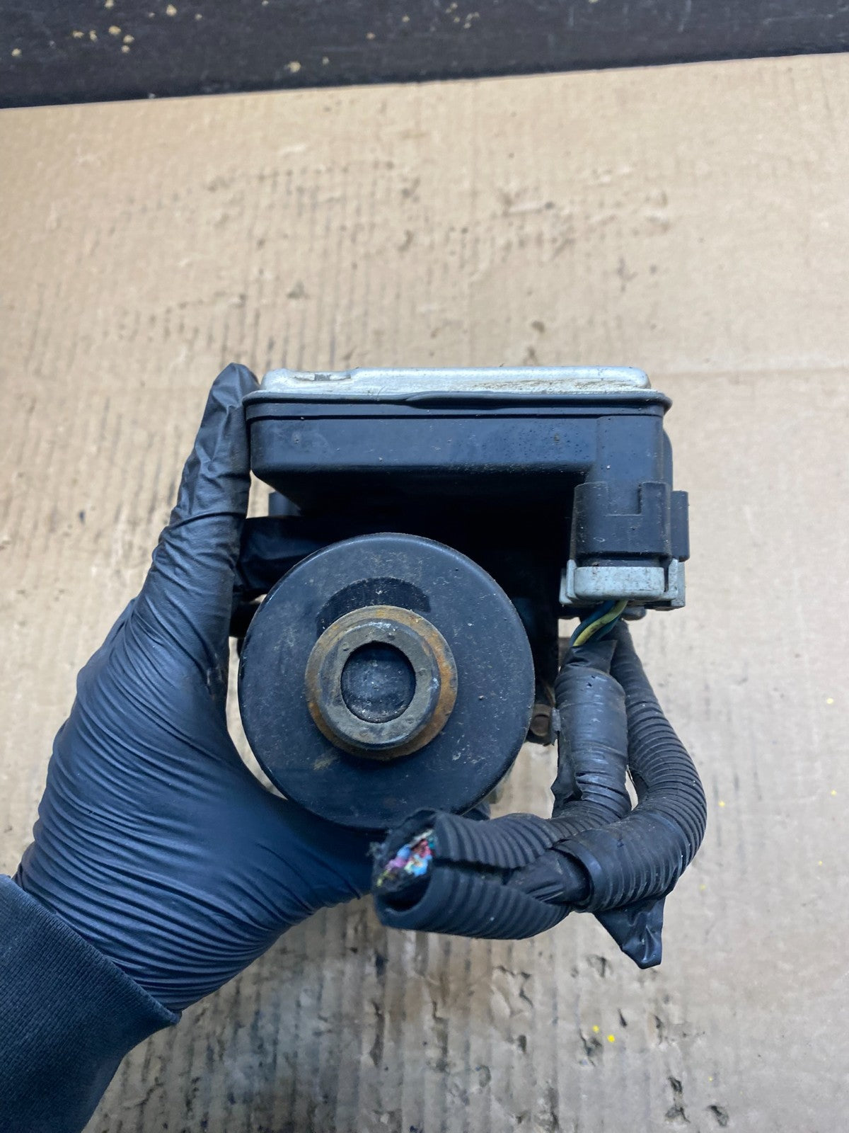 2004-2006 Chevrolet Express ABS Pump Control 13567118 Module U8916 PS5