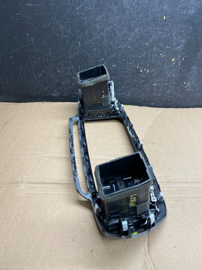 2016 - 2018 Kia Sorento Center Console Radio Air Vent Bezel Trim af1829 DG4