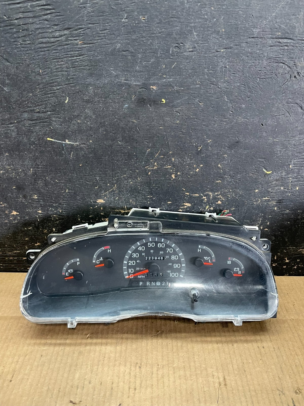 2001-2002 Ford Econoline E250 E350 Van Speedometer Instrument Cluster AA9261 DG0