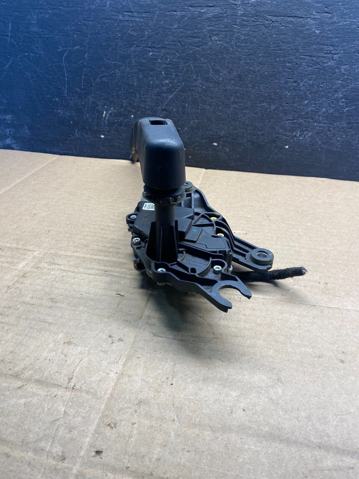 2020 to 2023 Ford Explorer Rear Windshield Wiper Motor ae8265 DG4