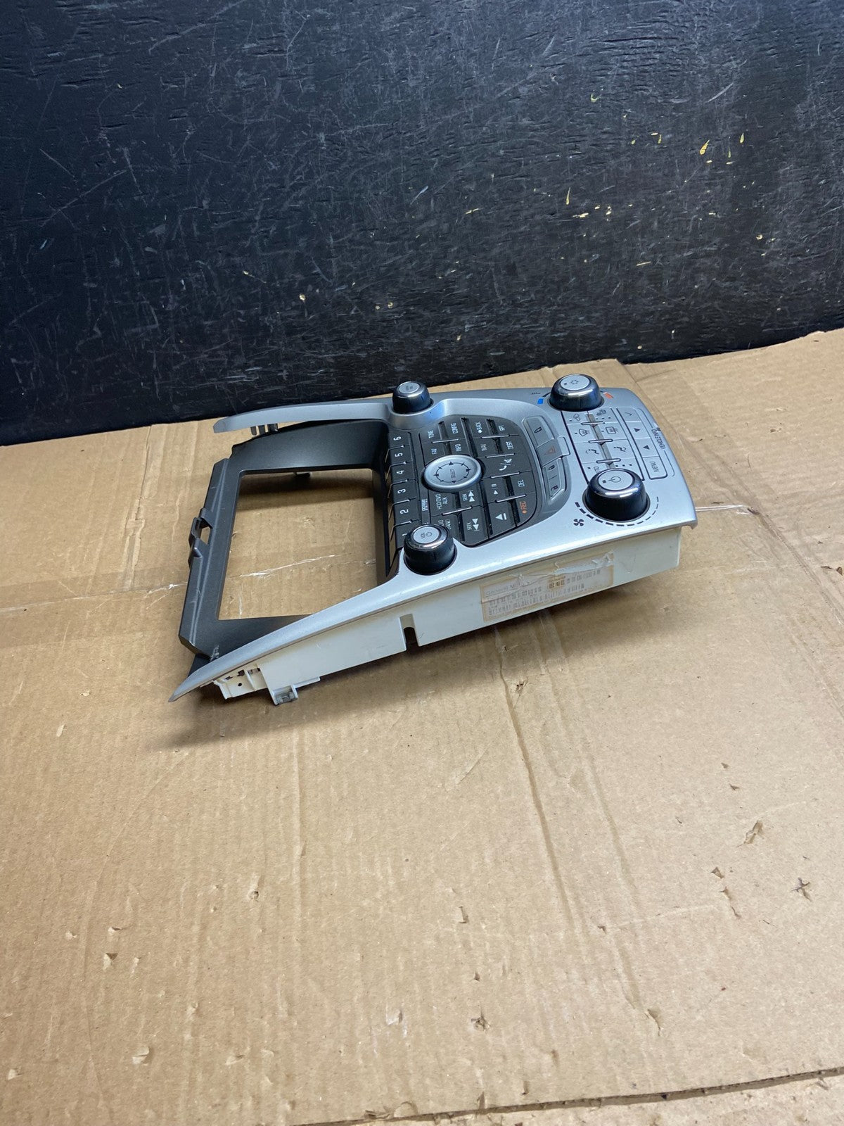 2010-2011 Chevrolet Equinox Radio Face Climate Control Panel Bezel AF2764 DG1
