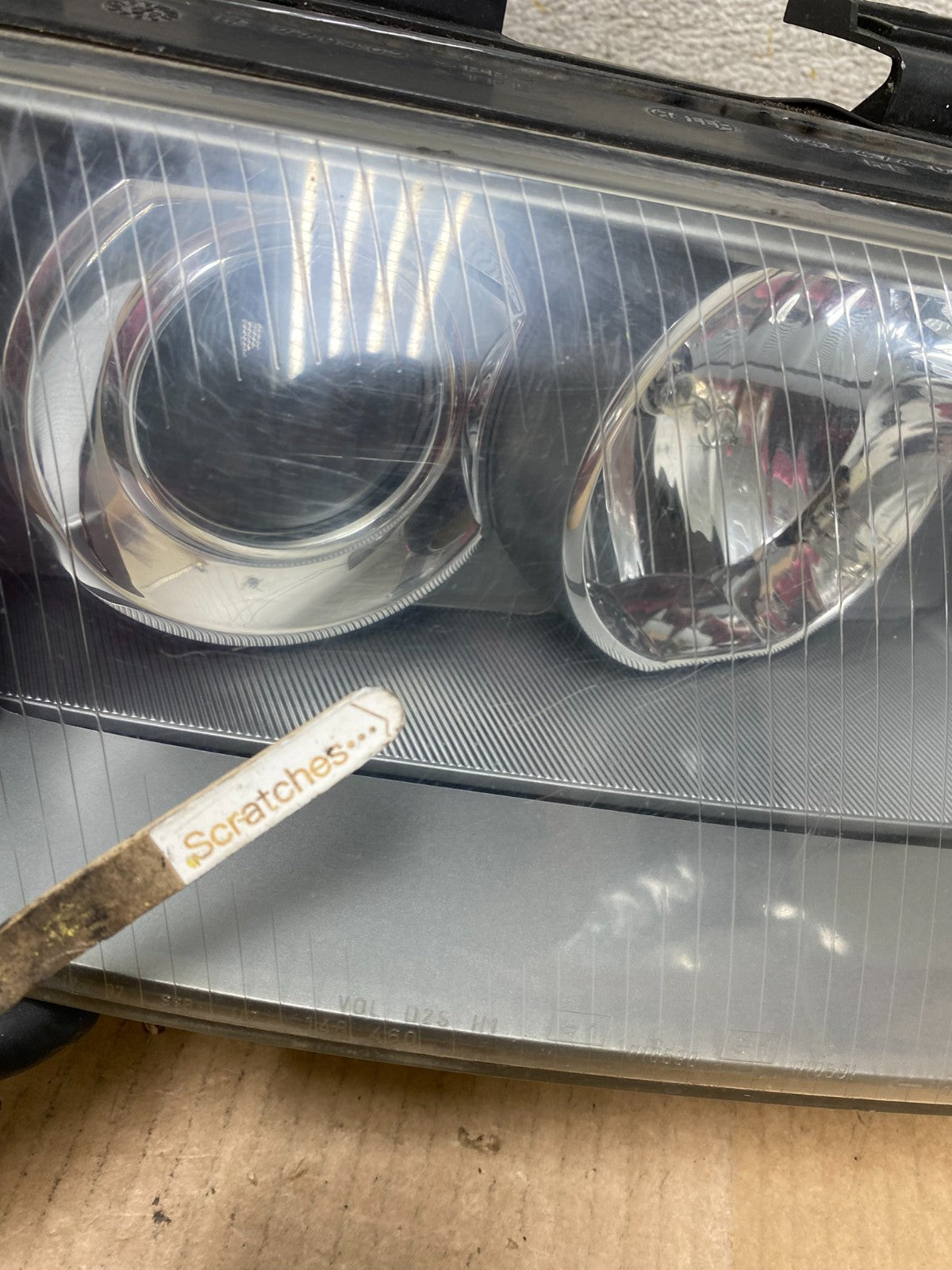 2002 to 2004 Audi A6 Right Passenger RH Side Xenon Headlight AI8811 DW3