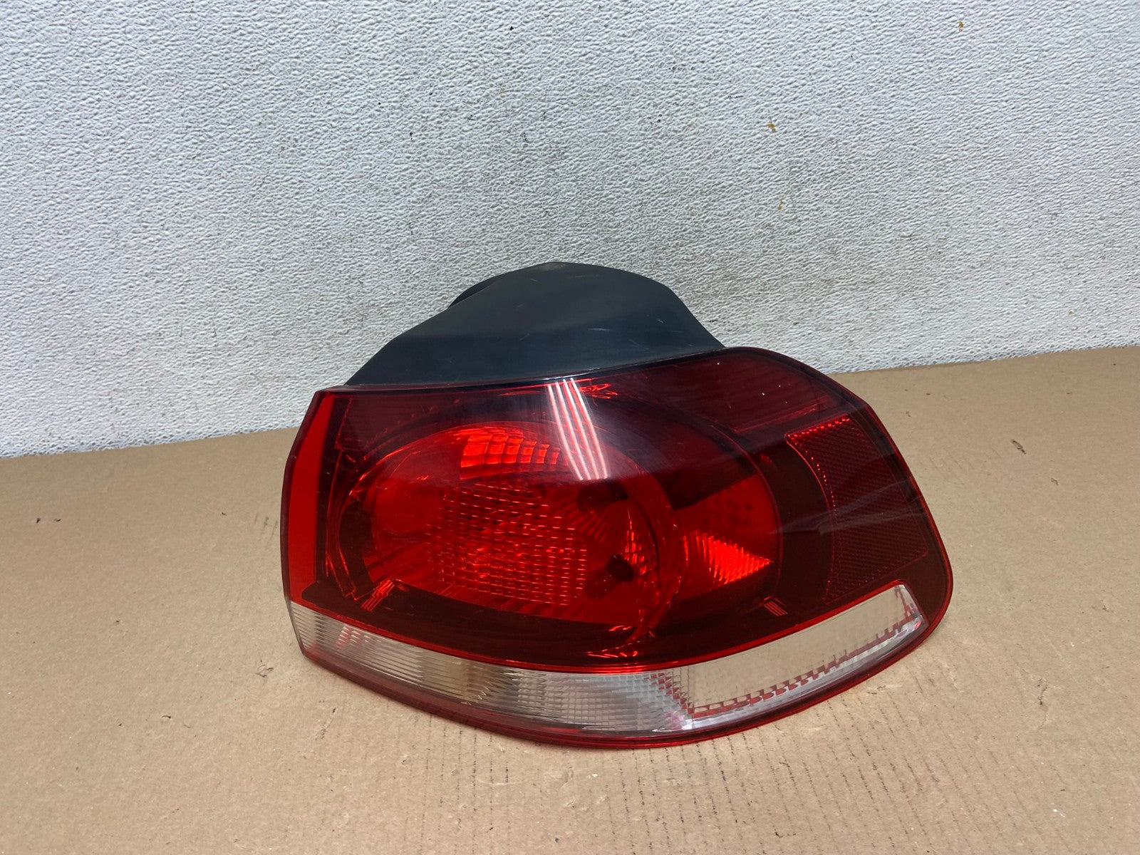 2010 to 2014 Volkswagen Golf & GTI Hatchback Right Side Tail Light AF3071 LK0