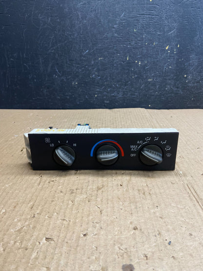 2001 - 2007 GMC Chevrolet Express 1500 Climate Control A/C AE4003 DG0