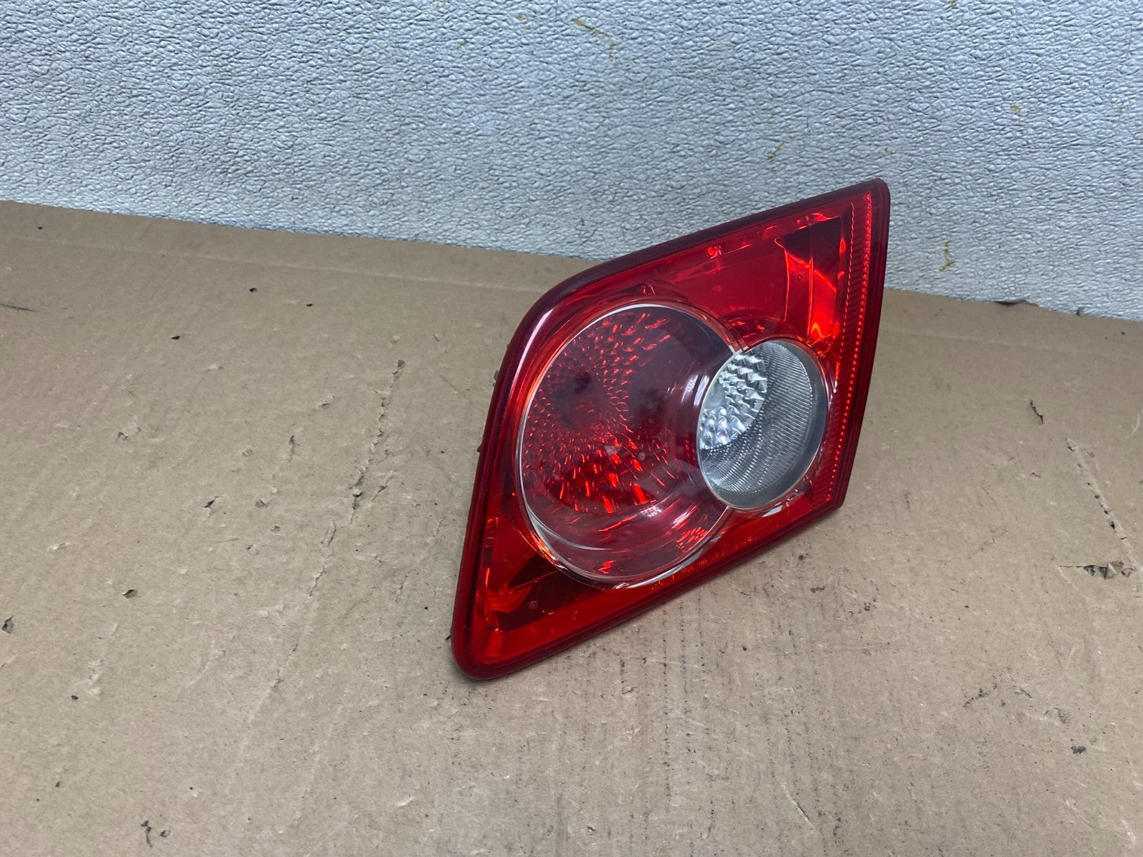 2003 2004 2005 Mazda 6 Right Passenger Inner Tail Light Taillight OEM S0674 DW2