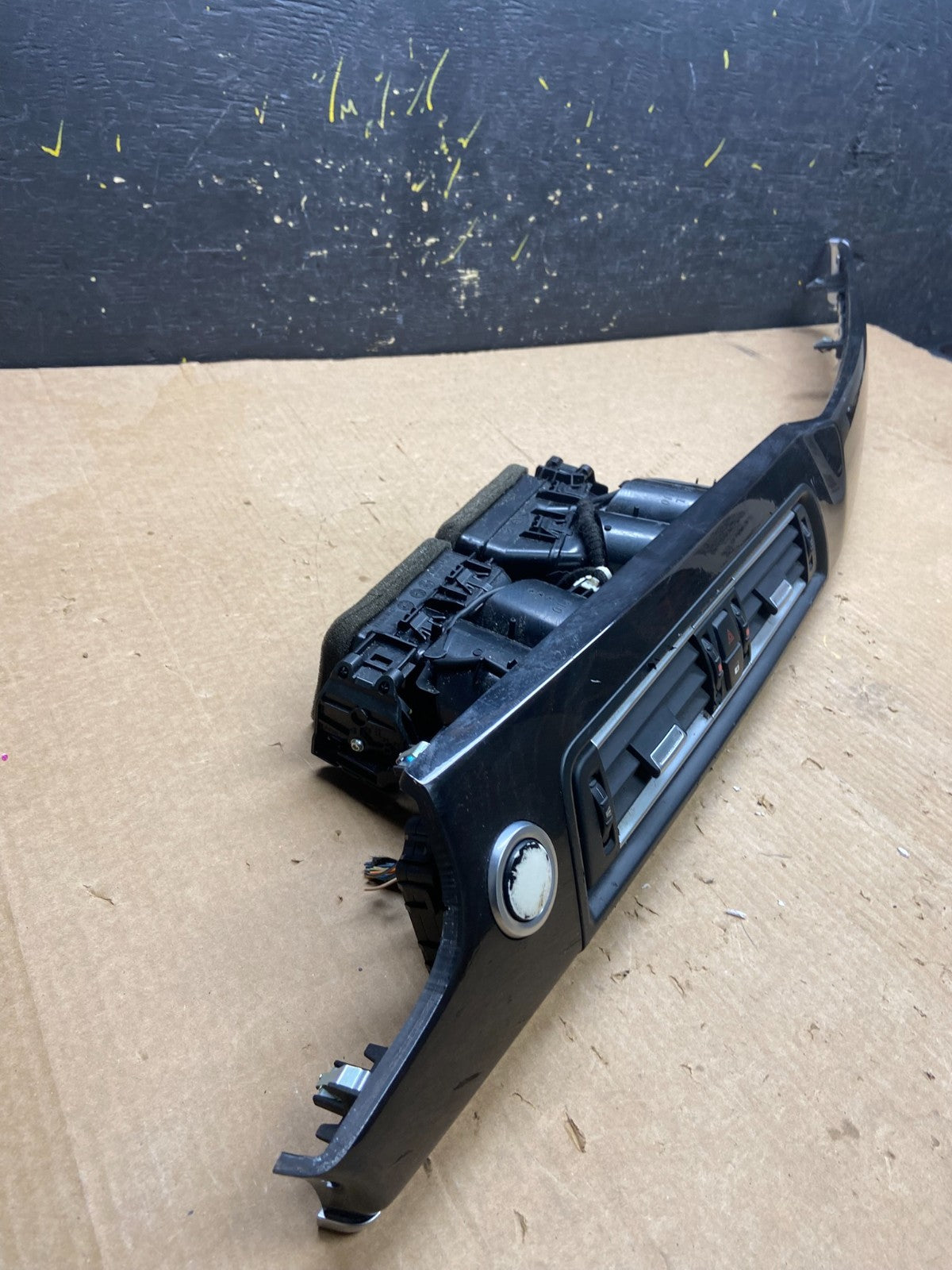 2011 - 2016 BMW 5 F10 Front Center Dash Air Vent Panel Trim OEM Z4216 DG2