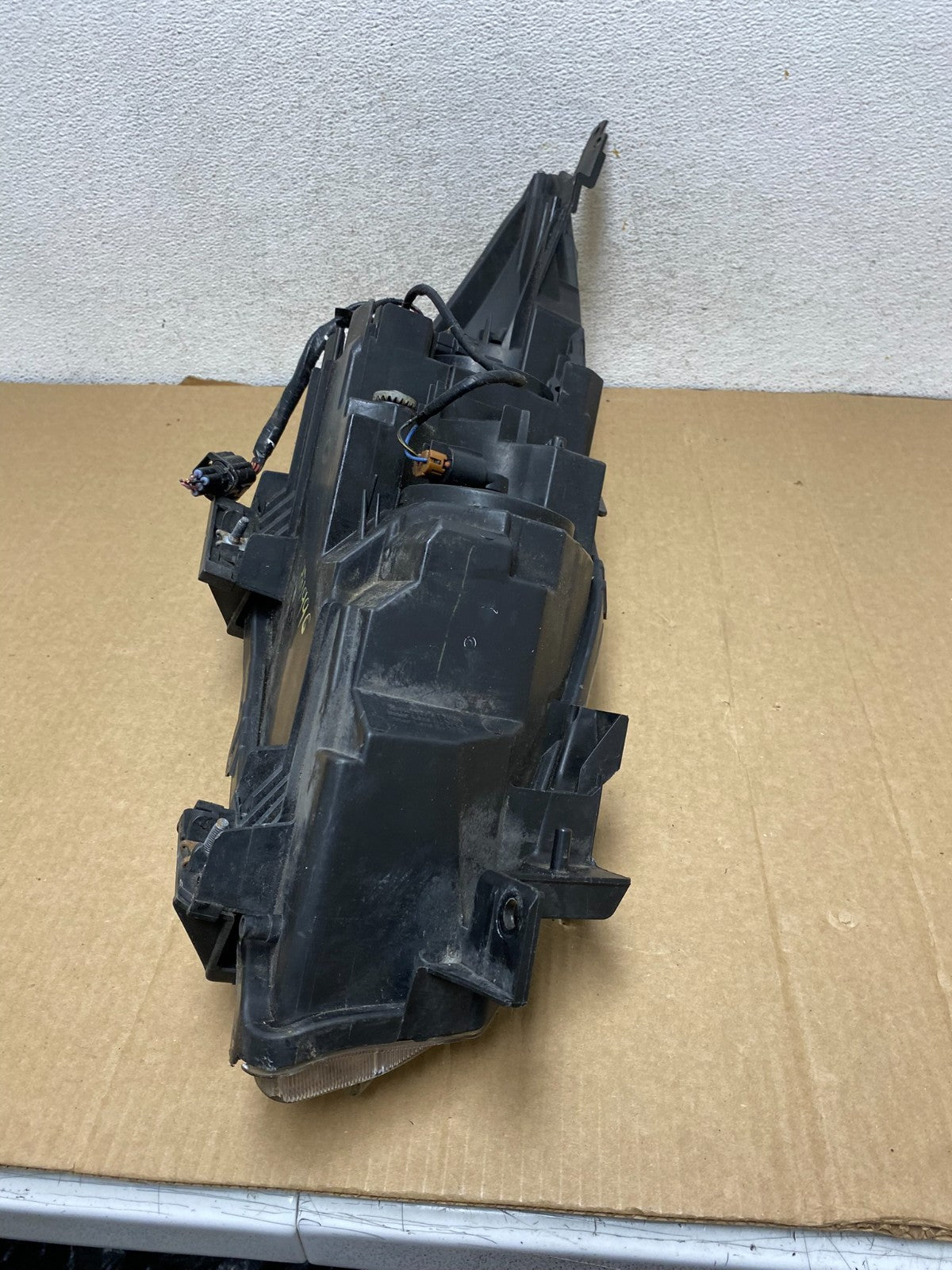2010 - 2013 Mazda 3 Left Driver LH Halogen Headlight AG1996 DW6