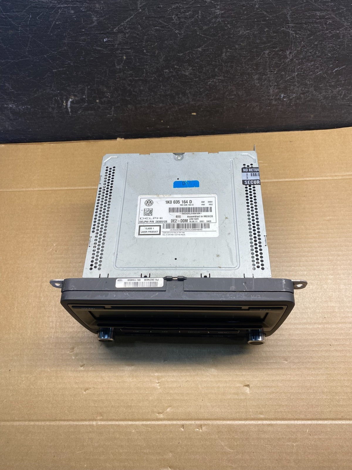 2011 to 2014 Volkswagen Passat Jetta Radio CD Player AM/FM AD6598 DG3