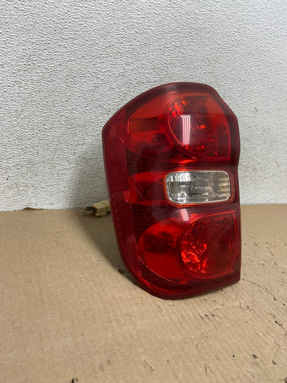 2004 2005 Toyota RAV4 Left Driver LH Side Tail Light AG8032 LK1