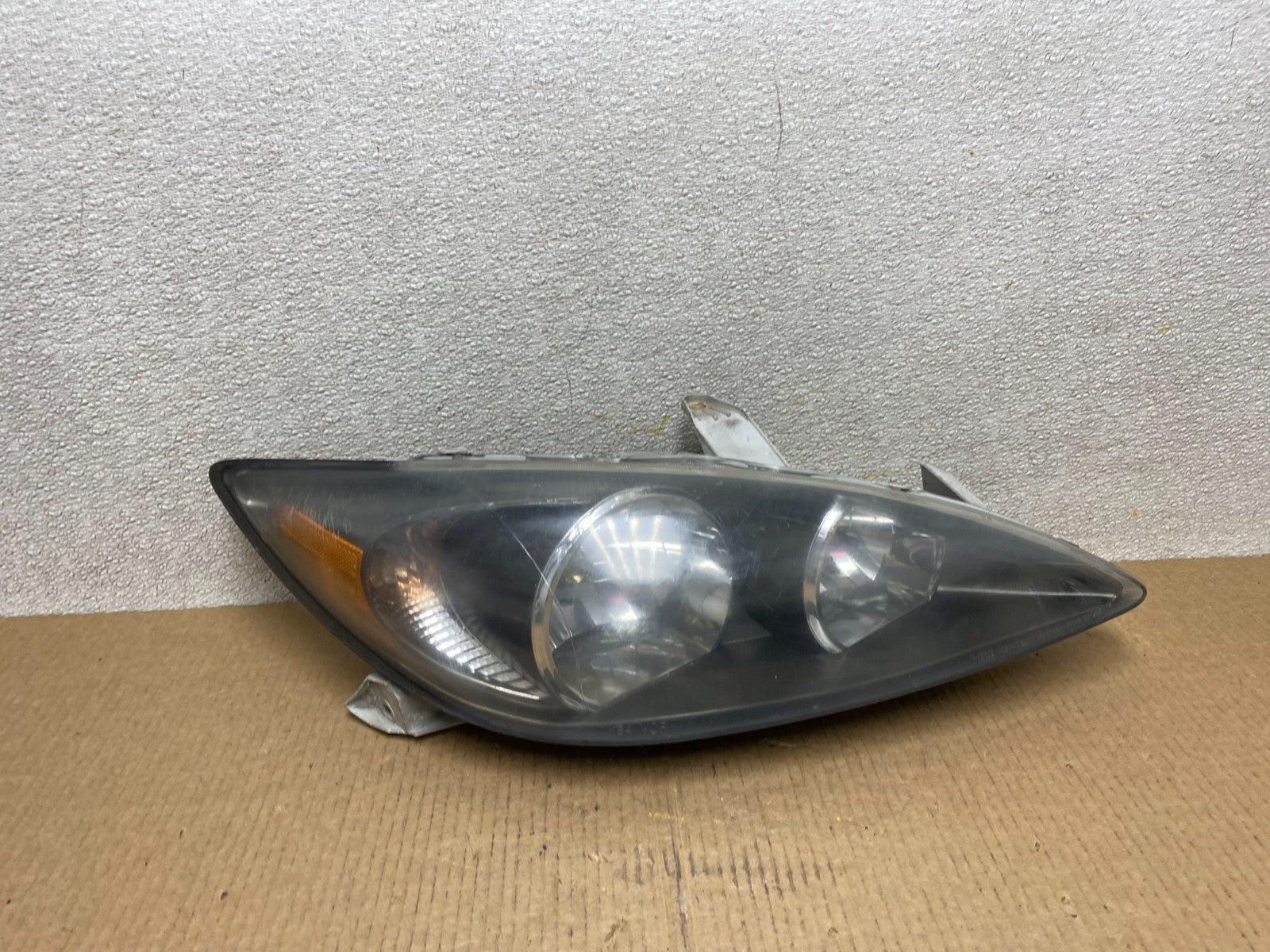 2002 to 2004 Toyota Camry Halogen Headlight Right Passenger Rh W3836 DW0