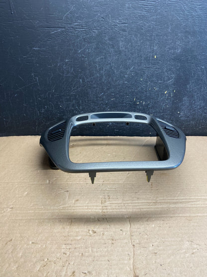 2001-2007 Toyota Highlander Radio Climate Dash Trim Bezel Air Vent af1980 DG3