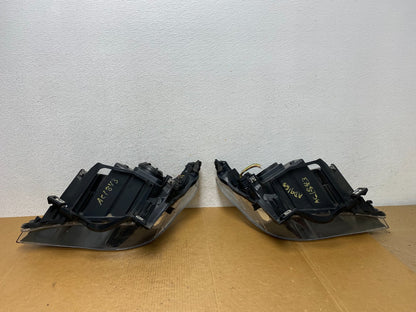 2004 to 2007 BMW 525i 5 Series Left+Right Set Halogen Headlights AD9165 DG11