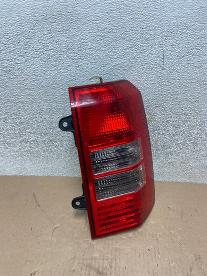2008 to 2016 Jeep Patriot Right Passenger Side Tail Light Oem AB5919 LK2