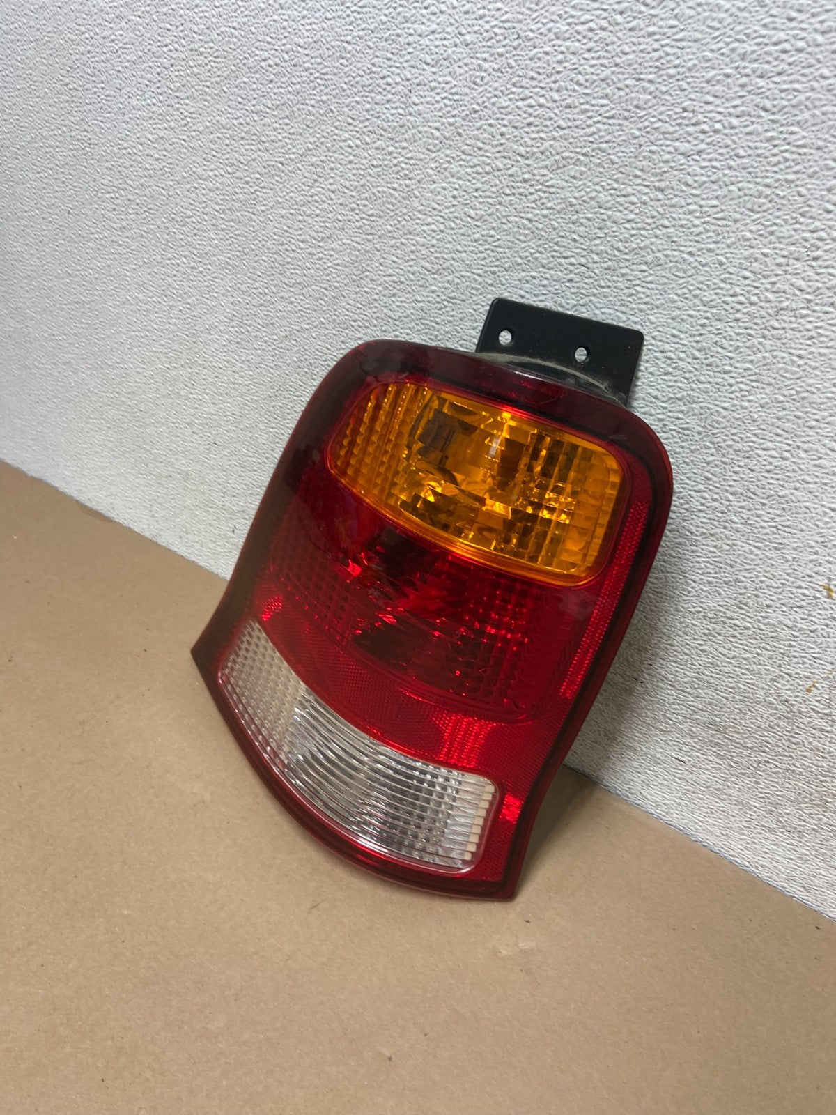 1999 to 2003 Ford Windstar Tail Light Left Driver LH Side AG4498 GD1