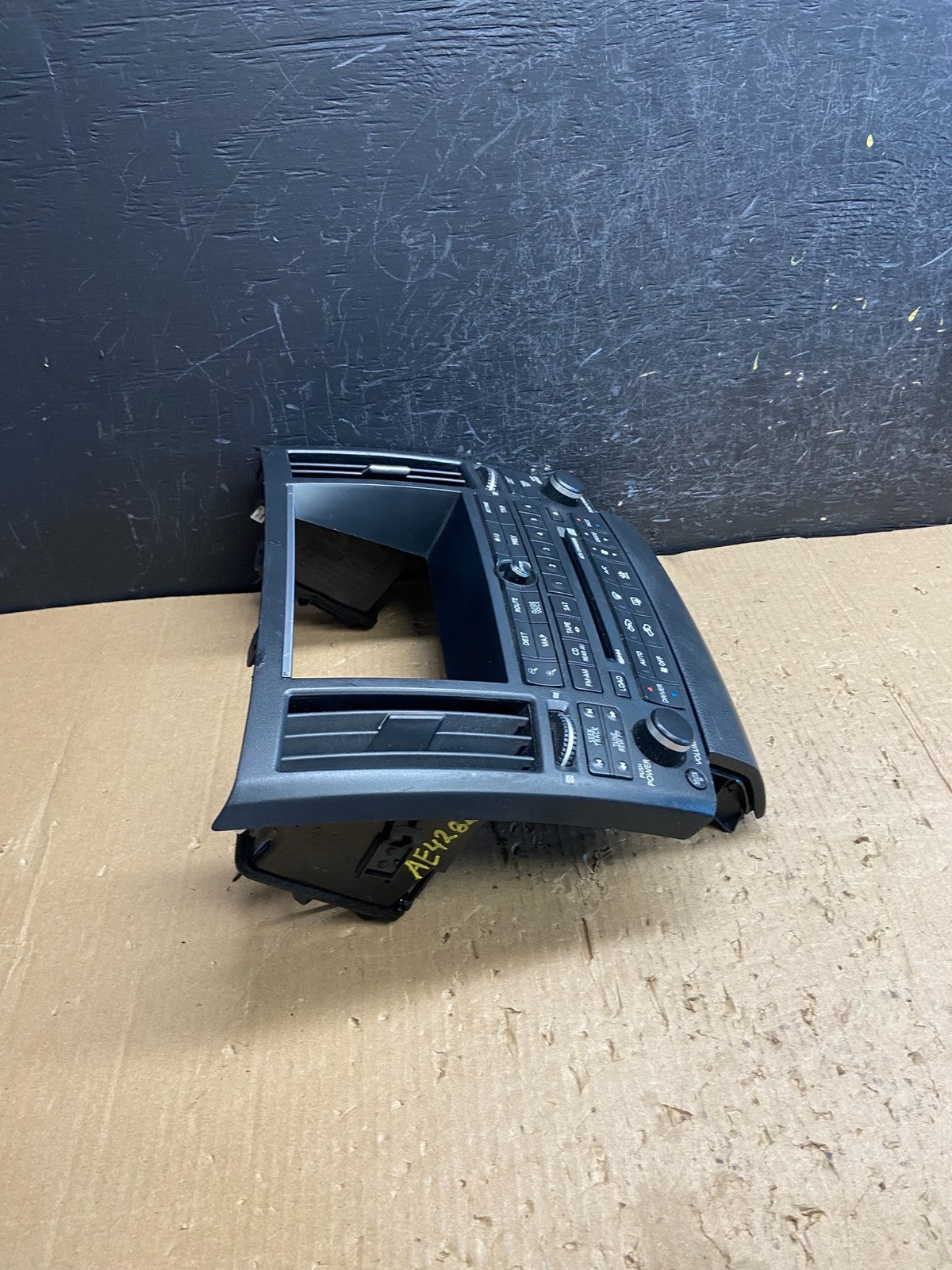 2003 - 2005 Infiniti FX35 Front Radio A/C Heater Climate Control Panel AE4282 DG1