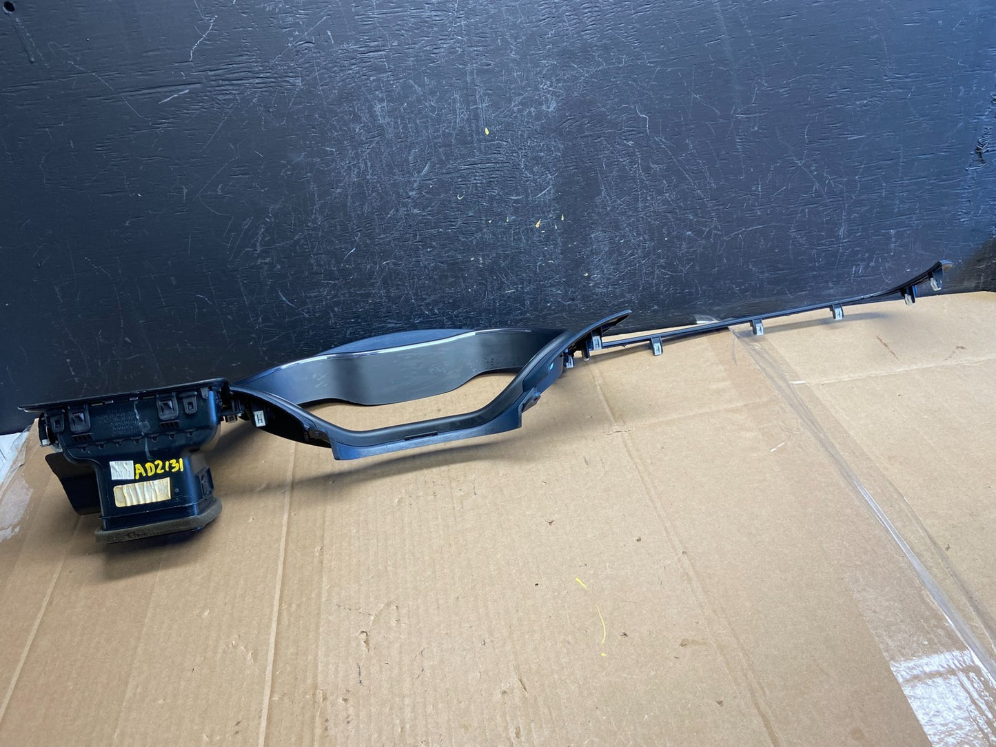 2015-2017 Chrysler 200 Speedometer Cluster Dash Bezel Trim W/ Vent ad2131 DG1