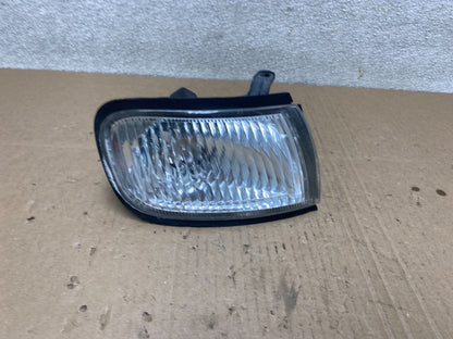 1997 - 1999 Nissan Maxima Right Passenger Rh Corner Turn Signal Oem T8238 DW0