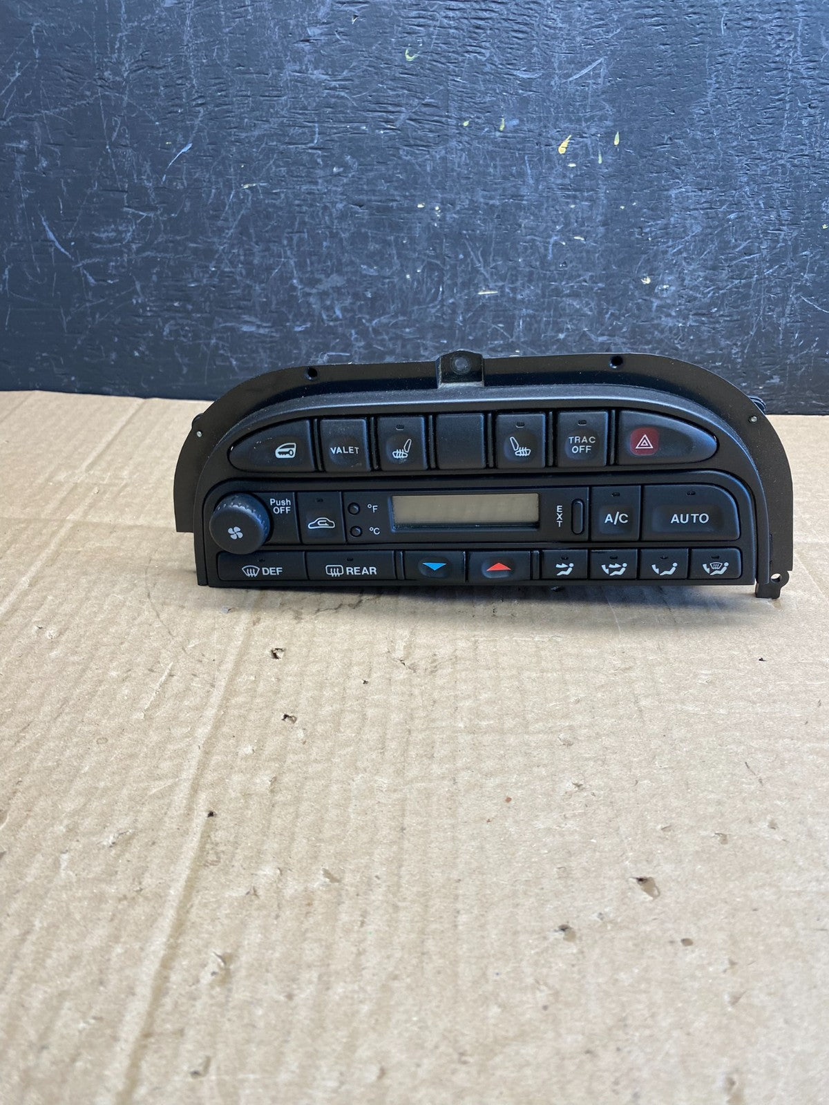 1998 to 2003 Jaguar XJ8 Climate Control Heater A/C Panel AC9407 DG0