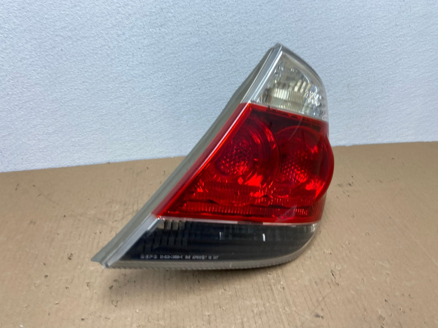 2005 to 2006 Toyota Camry Tail Light Right Passenger Side AB6603 LK2
