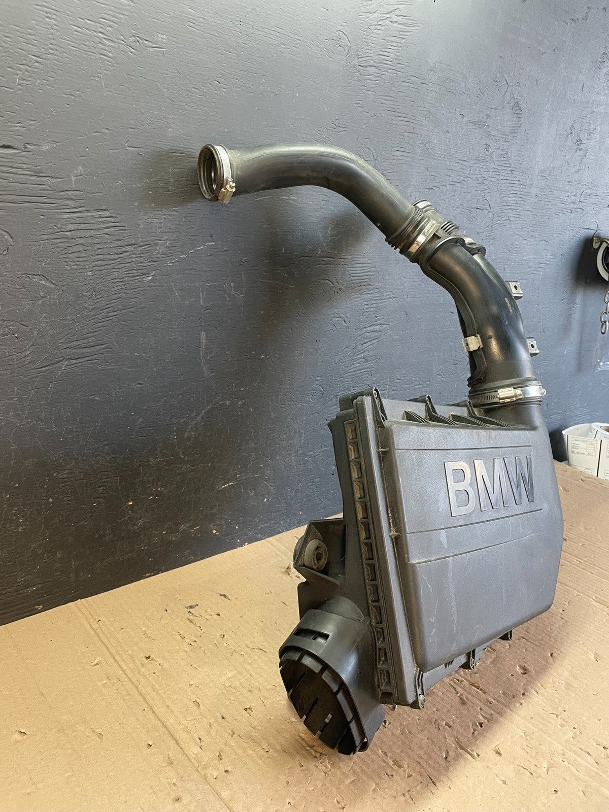 2009-2016 BMW F10 535i 3.0L N55 Engine Air Intake Cleaner Filter Box AE0744 DG2