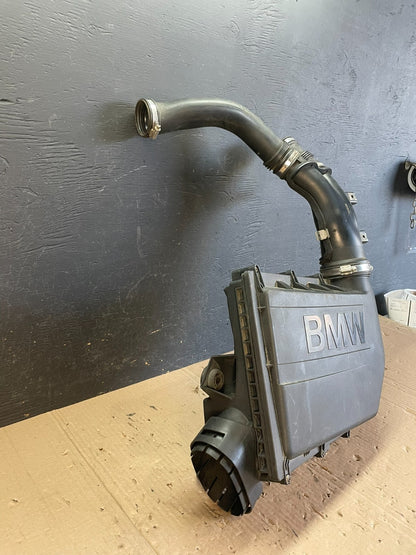 2009-2016 BMW F10 535i 3.0L N55 Engine Air Intake Cleaner Filter Box AE0744 DG2