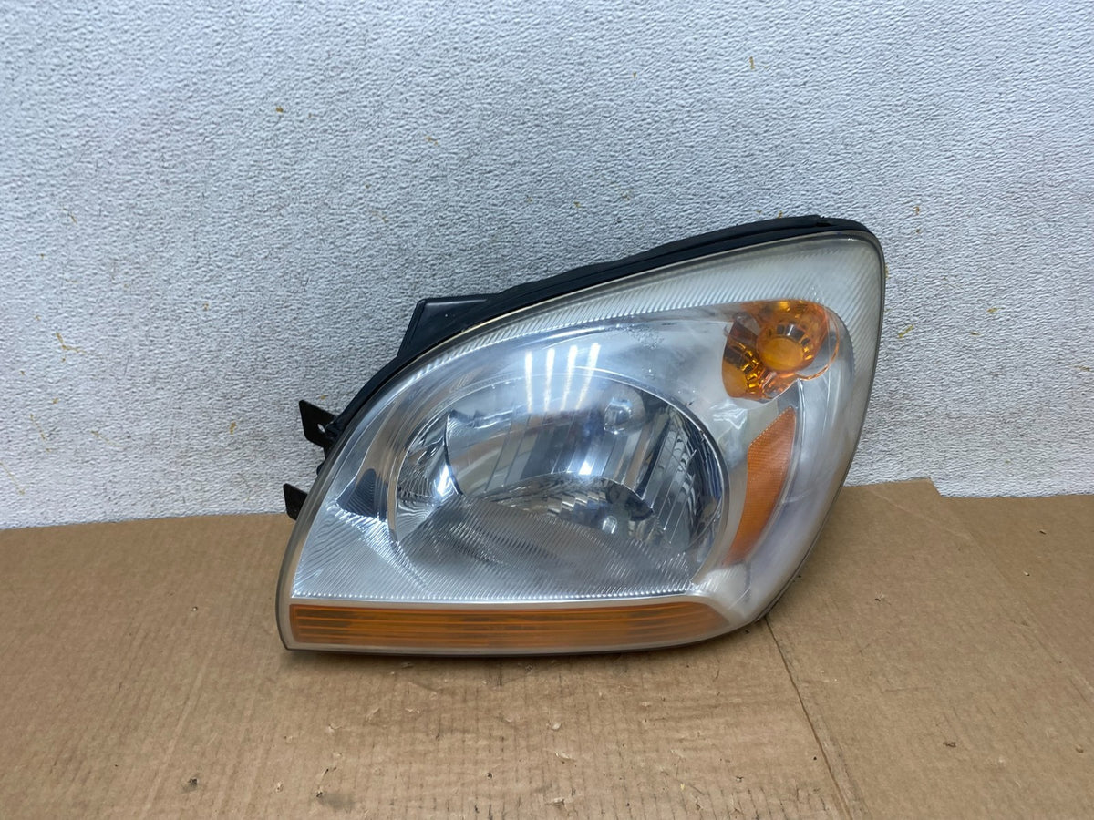 2005 to 2006 Kia Sportage Left Driver LH Halogen Headlight AI4466 DW0