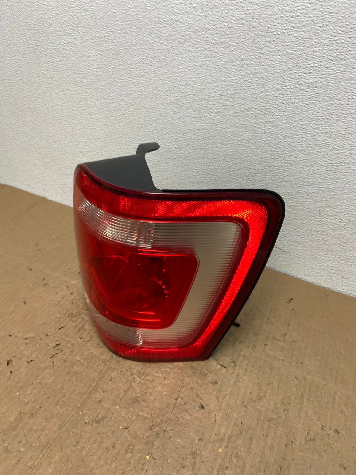 2008 to 2012 Ford Escape Right Passenger RH Side Tail Light AB8586 LK1